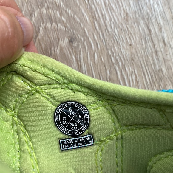 Keen waterproof sandals . - Picture 3 of 6